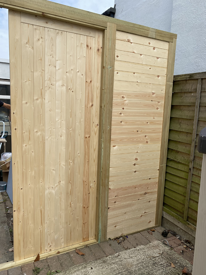 side gates and privacy panelling