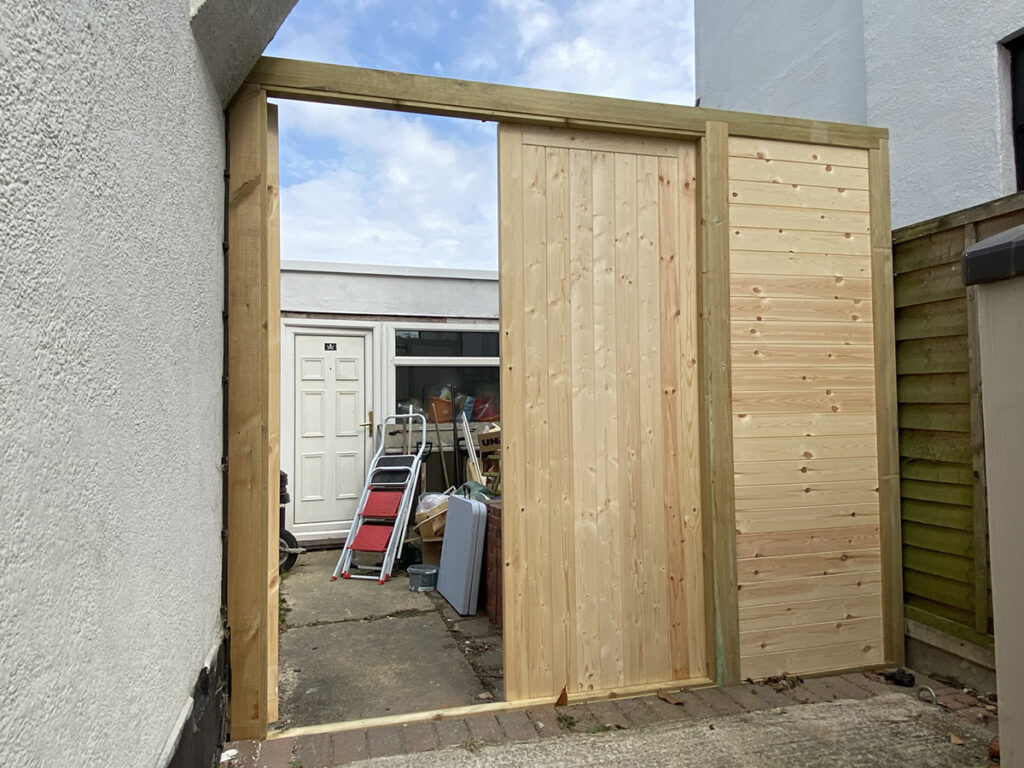side gates and privacy panelling
