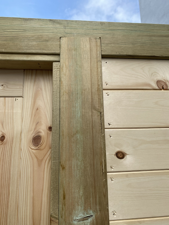 side gates and privacy panelling