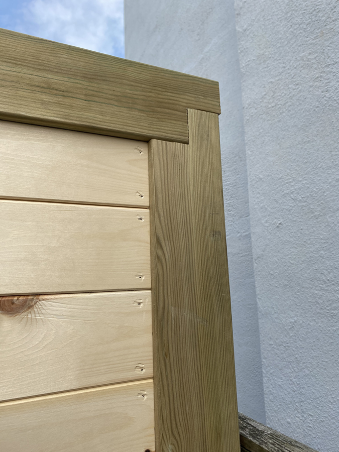 side gates and privacy panelling