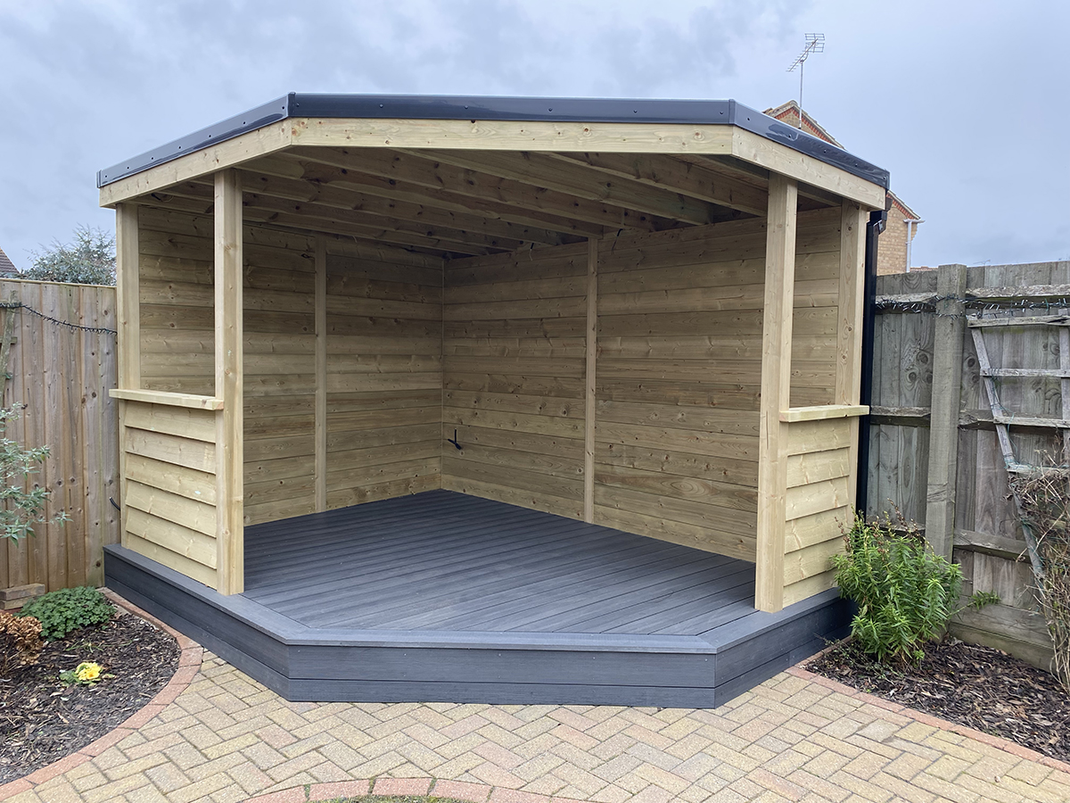 OUTDOOR SEATING AREA