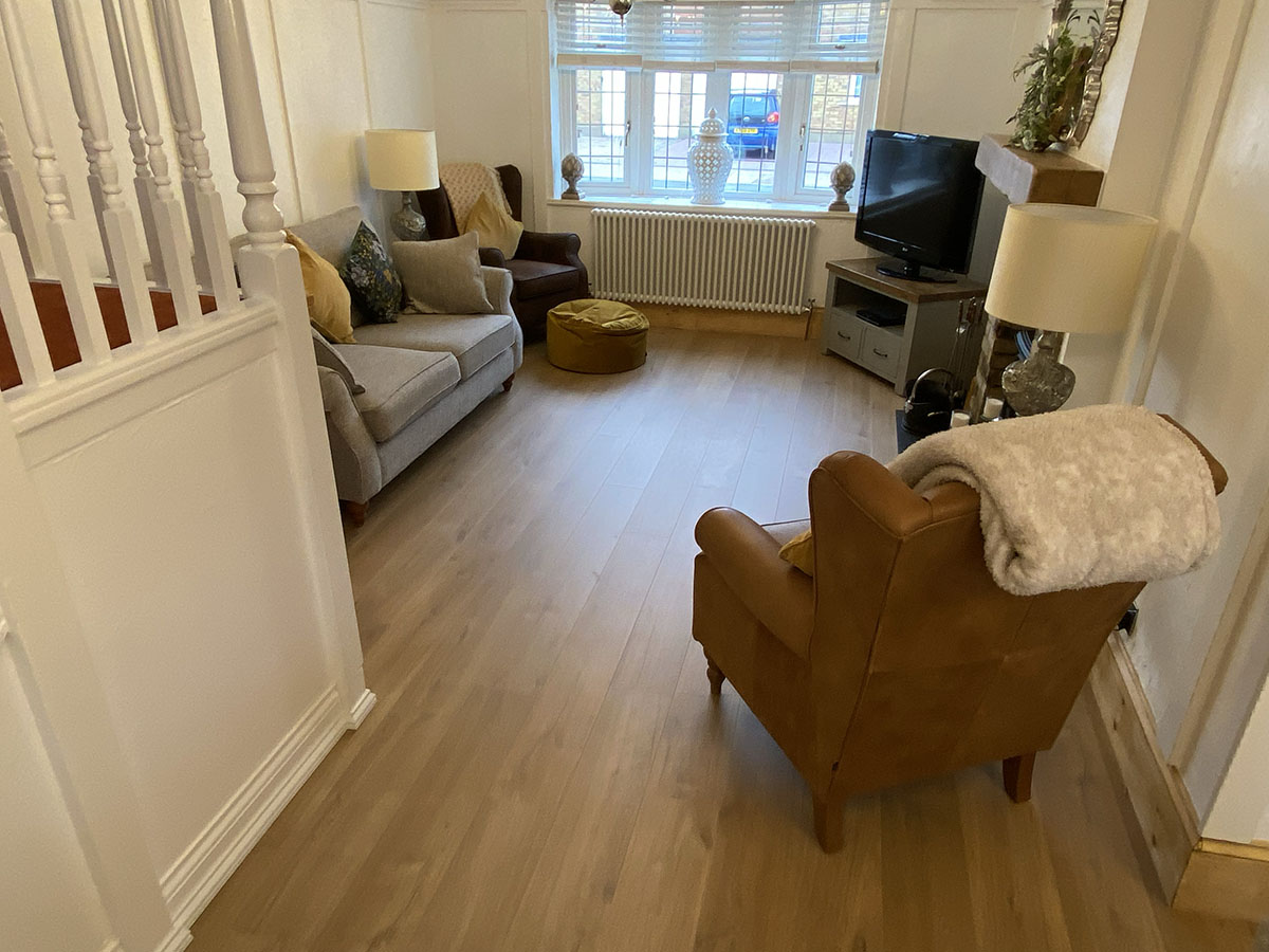 LAMINATE FLOORING