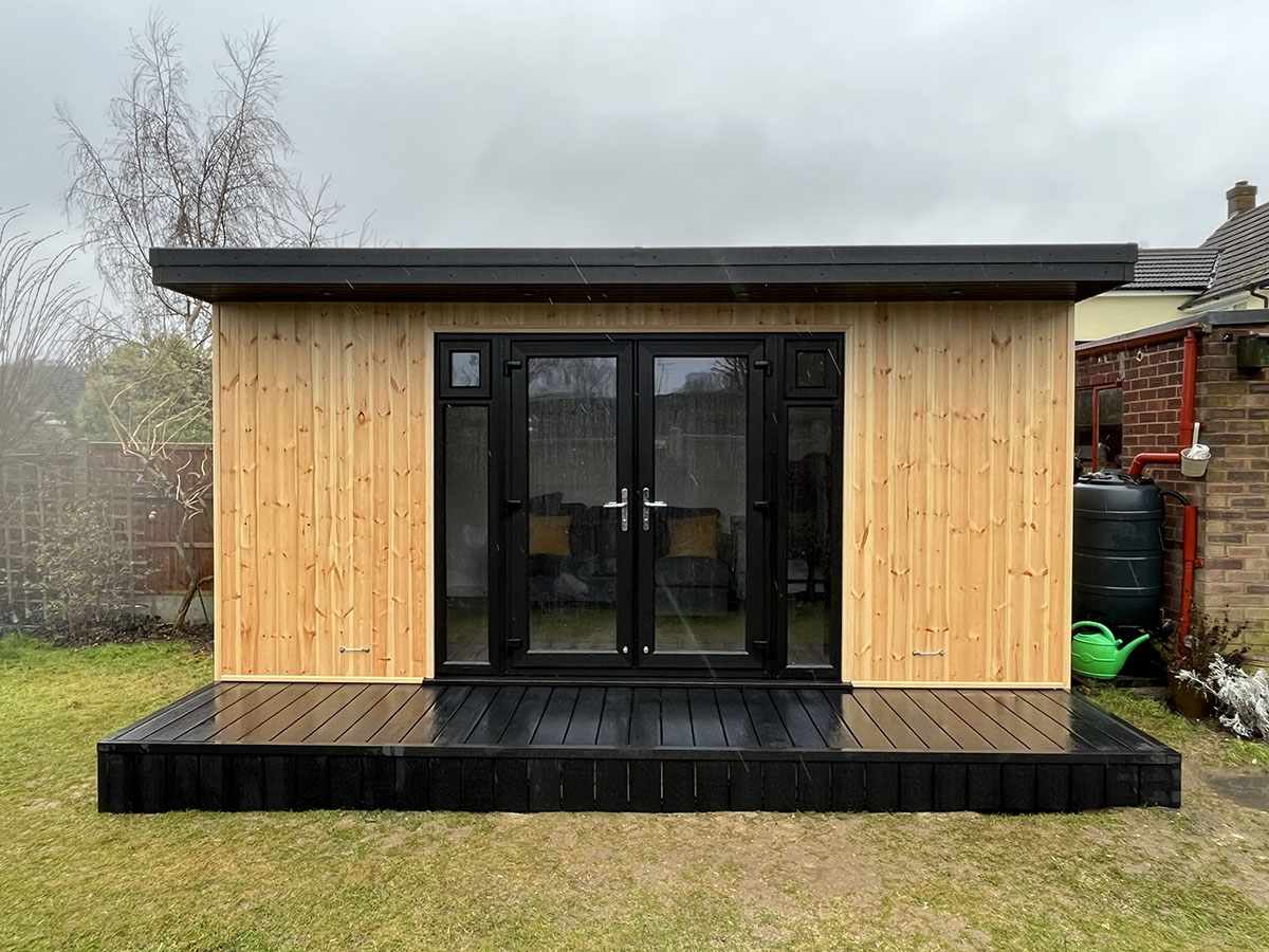 GARDEN ROOM