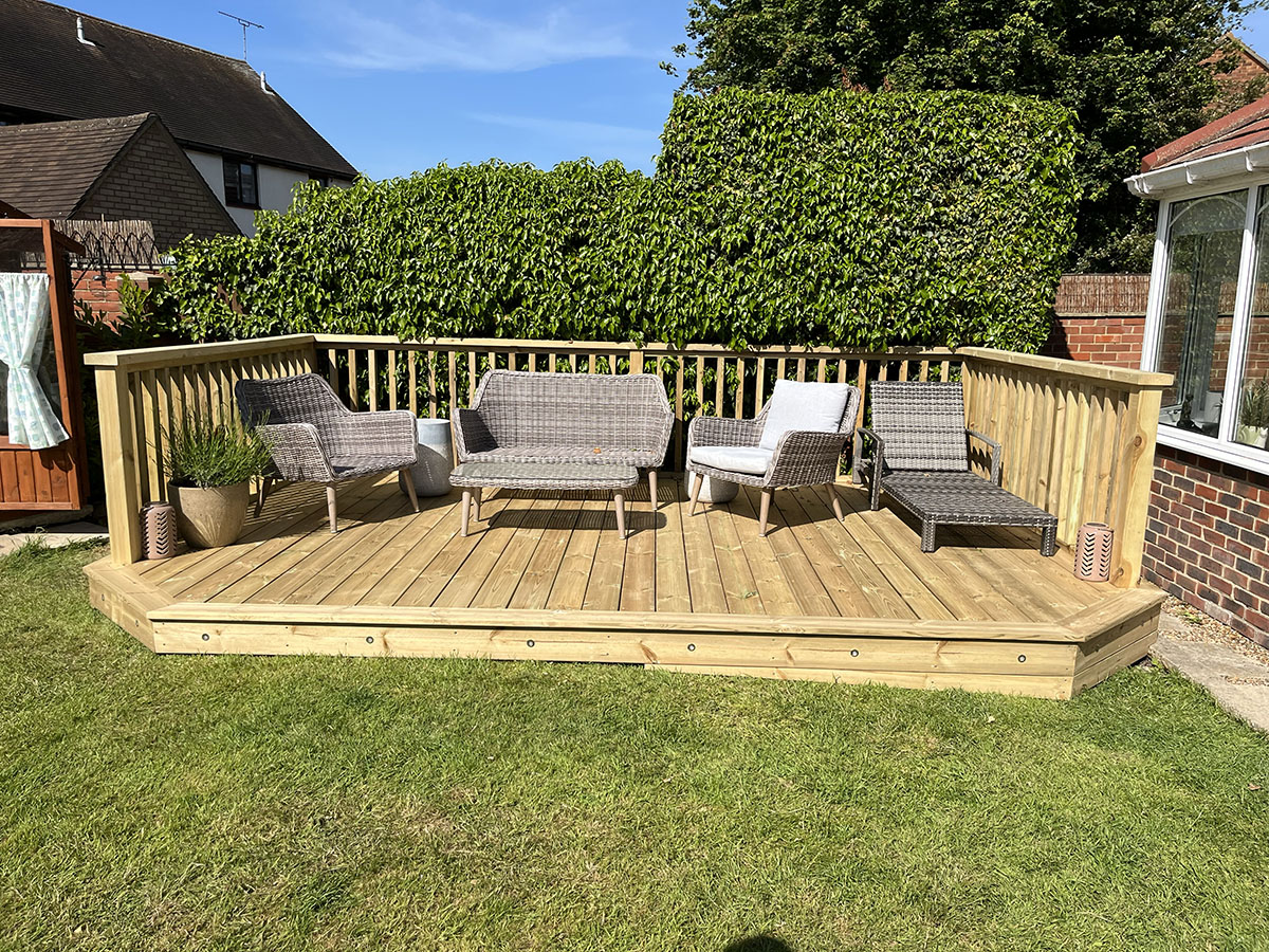 DECKING